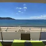 Miramar 44